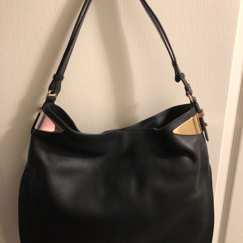 Salvatore Ferragamo Black Leather Shoulder Bag - Picture 3 of 8